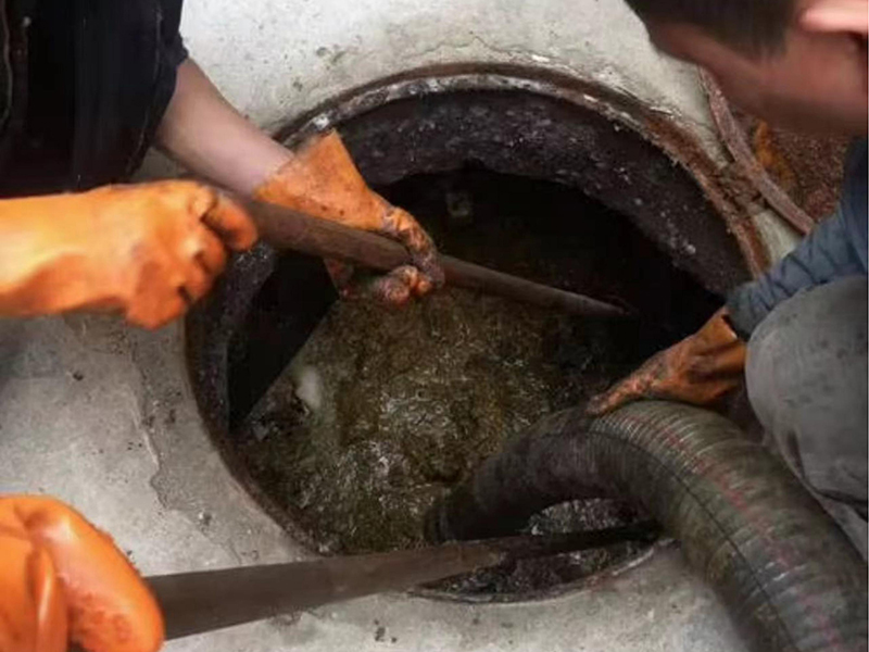 南昌清理化糞池時(shí)如何避免沼氣的危害？